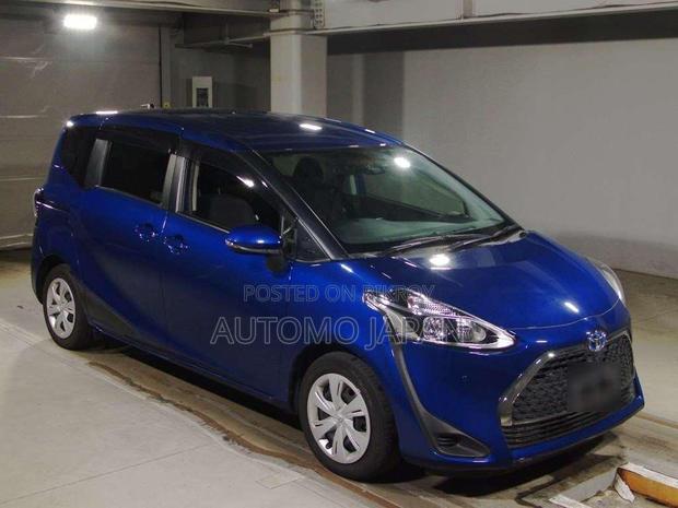 Toyota Sienta 1.5 FWD 2021 Blue