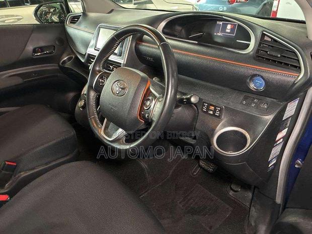 Toyota Sienta 1.5 FWD 2021 Blue