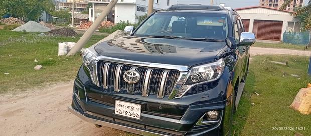 Toyota Land Cruiser Prado 2016 Black