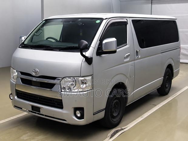 Toyota HiAce 2021 Silver