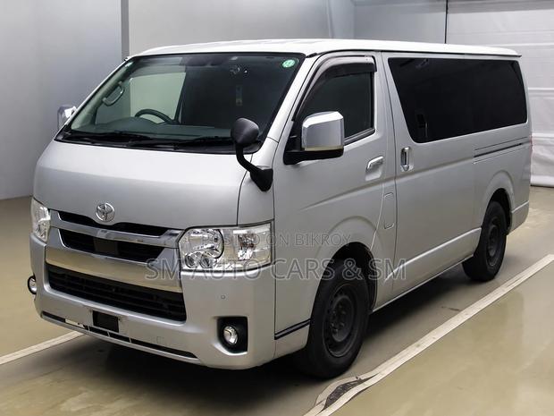 Toyota HiAce 2021 Silver