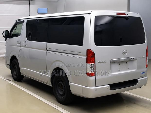 Toyota HiAce 2021 Silver