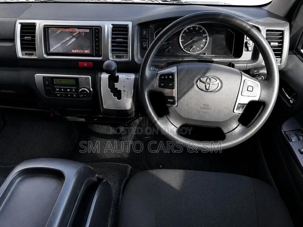 Toyota HiAce 2021 Silver