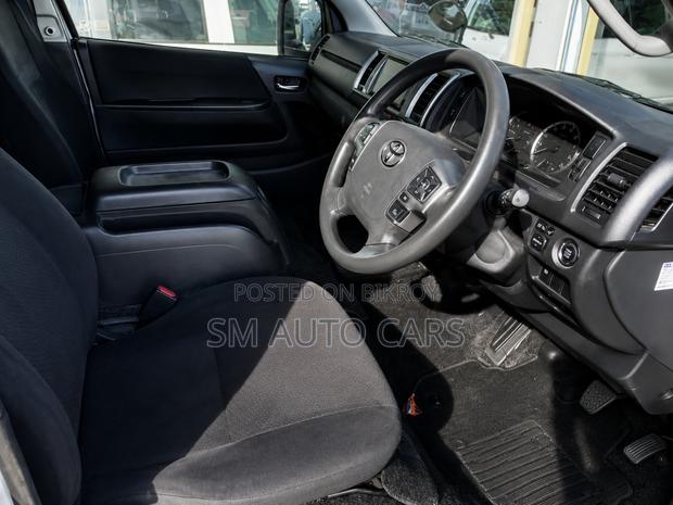 Toyota HiAce 2021 Silver