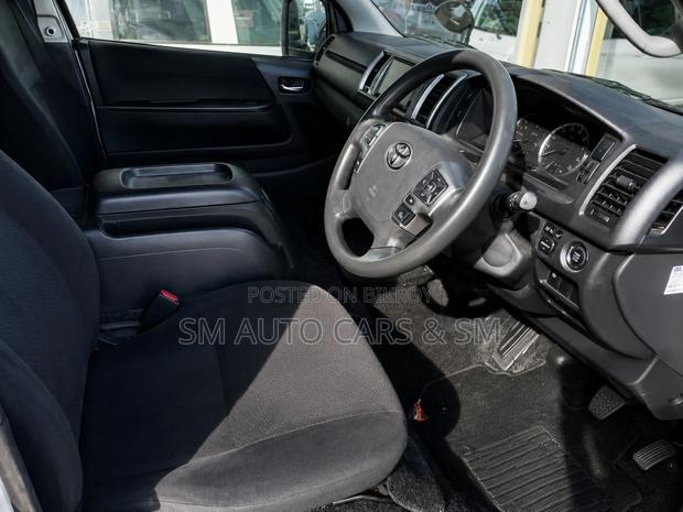 Toyota HiAce 2021 Silver