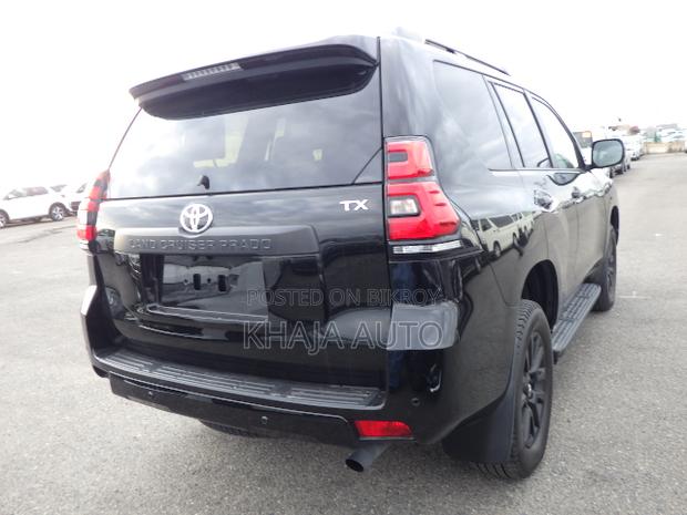 Toyota Land Cruiser Prado 2.7 2022 Black