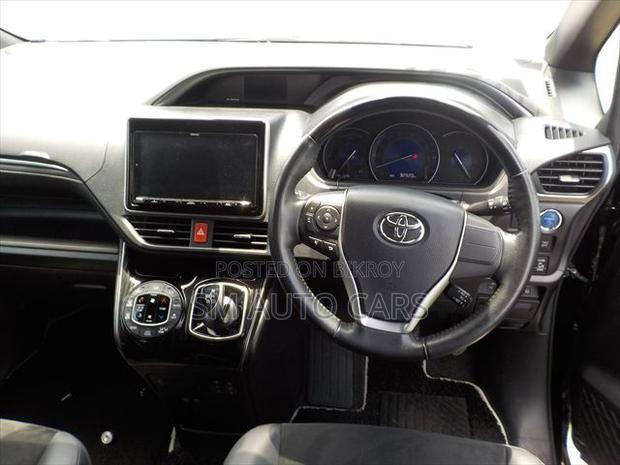 Toyota Esquire 1.8 FWD Hybrid (7 Seater) 2021 Black
