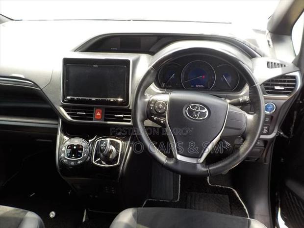 Toyota Esquire 1.8 FWD Hybrid (7 Seater) 2021 Black