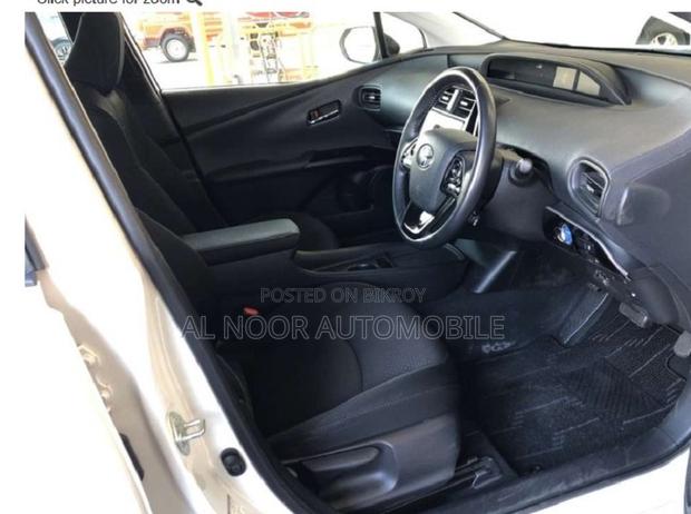 Toyota Prius 2018 Pearl