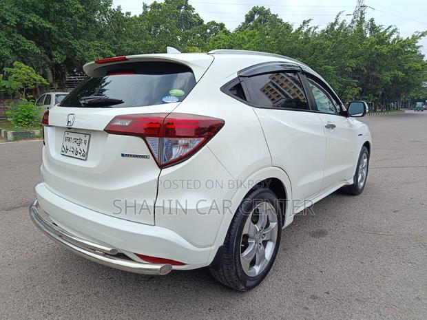 Honda Vezel 1.5 2WD 2014 Pearl