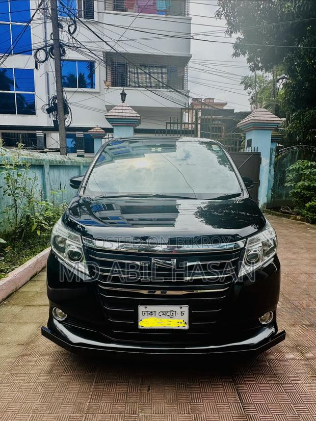 Toyota Noah 2.0 AWD (8 Seater) 2014 Black