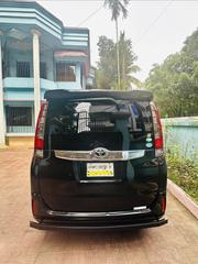 Toyota Noah 2.0 AWD (8 Seater) 2014 Black for sale