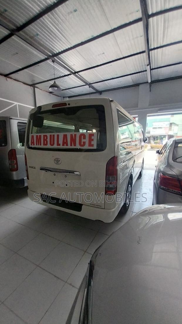 Toyota HiAce 2020 White