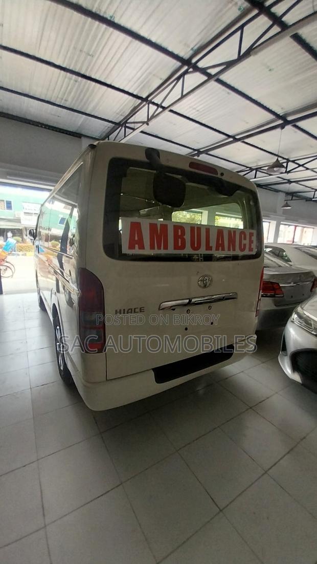 Toyota HiAce 2020 White