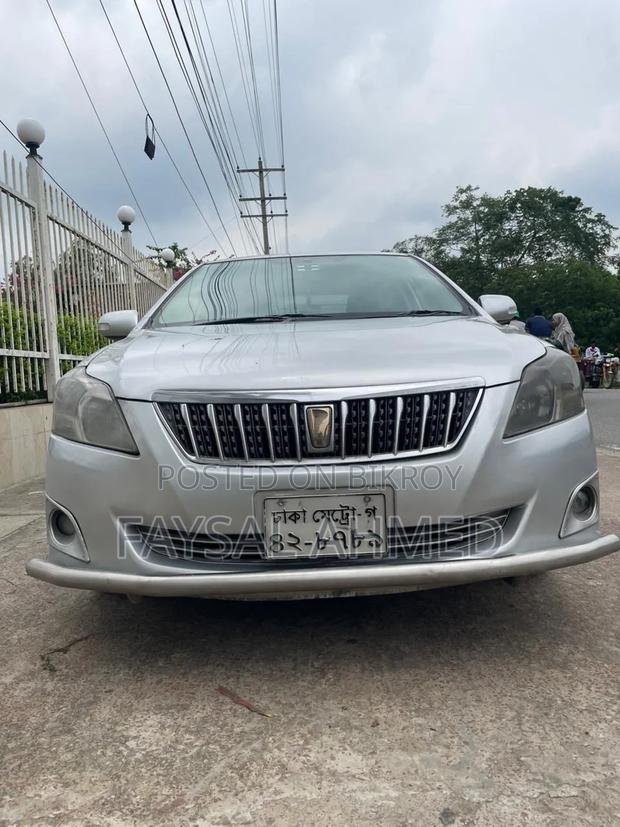 Toyota Premio 2012 Silver