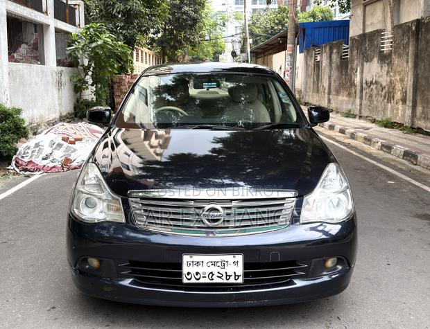 Nissan Bluebird 2011 Black