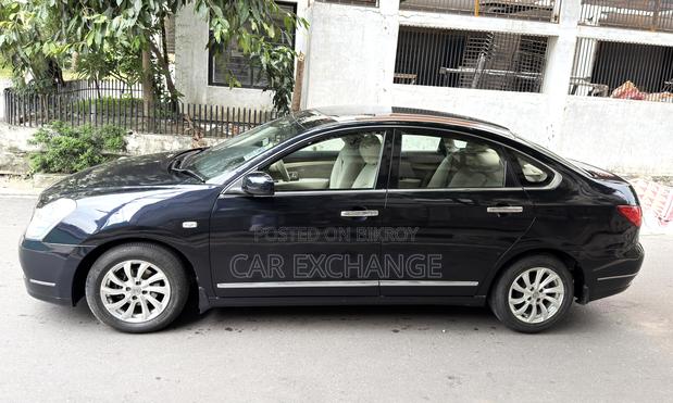 Nissan Bluebird 2011 Black