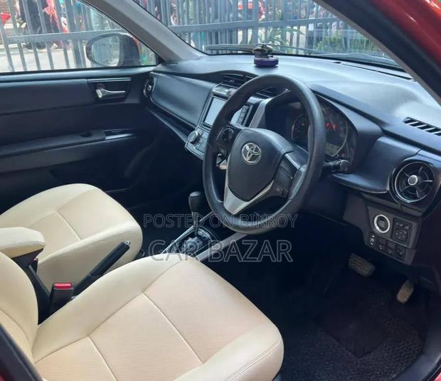Toyota Corolla Fielder 2018 Orange