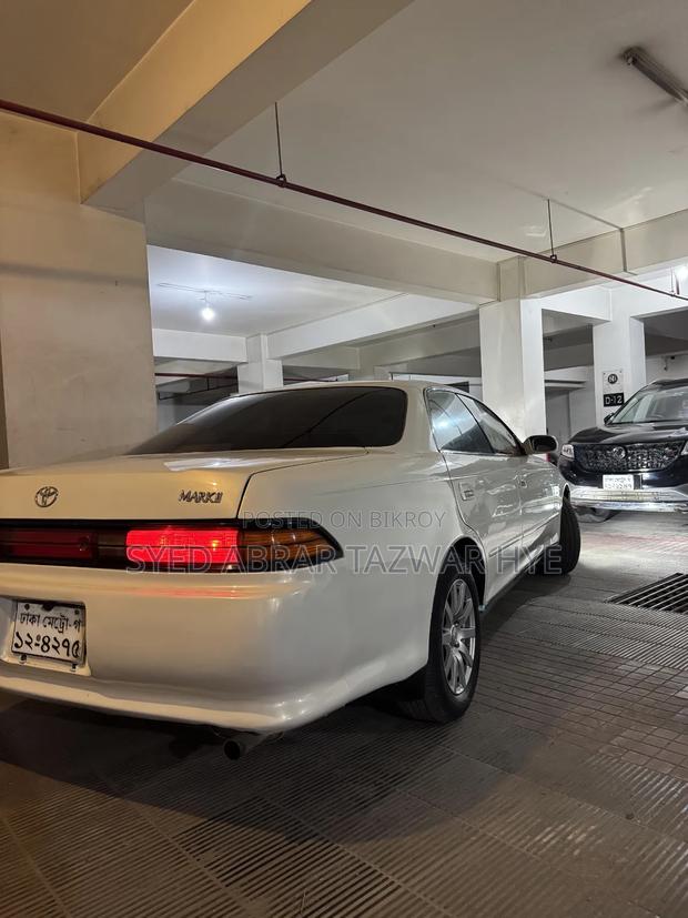 Toyota Mark II 1995 White