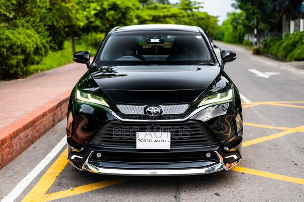 Toyota Harrier 2.0 2021 Black