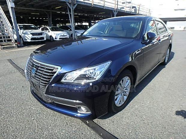 Toyota Crown 2019 Blue