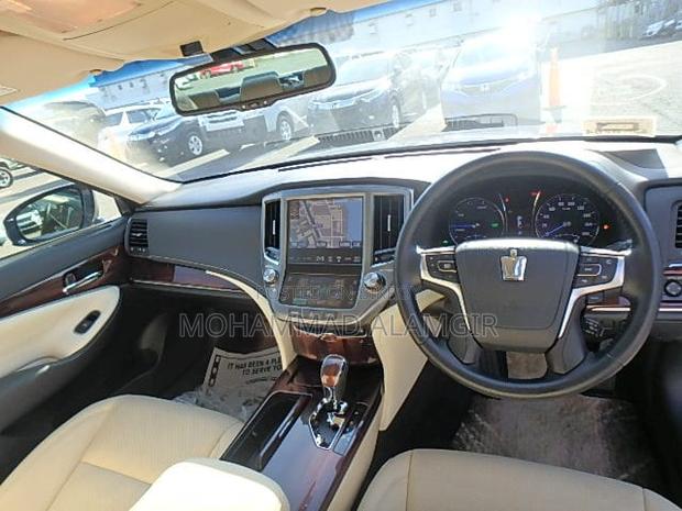 Toyota Crown 2019 Blue
