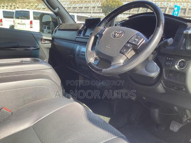 Toyota HiAce 2021 Pearl