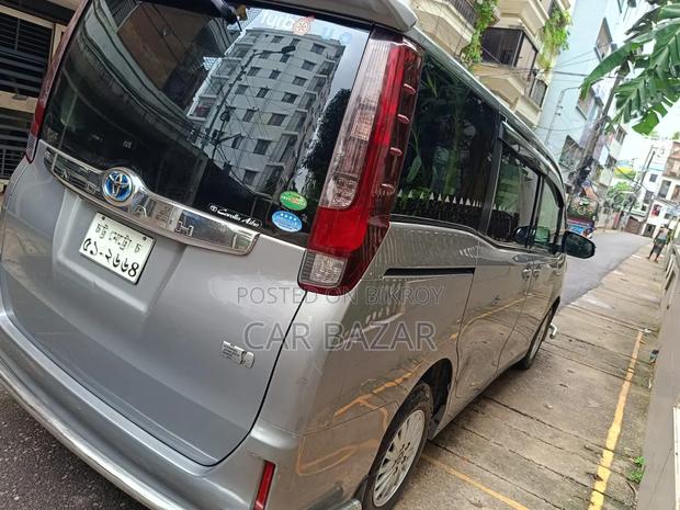 Toyota Noah 2015 Gray