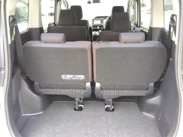 Toyota Noah 2021 Pearl