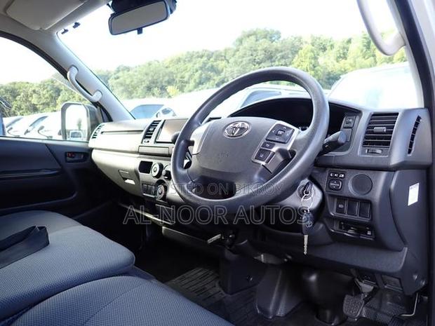 Toyota HiAce 2021 Silver