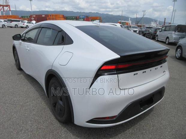 Toyota Prius 2023 Pearl