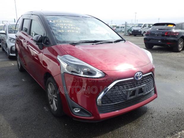Toyota Sienta 1.5 FWD 2021 Red