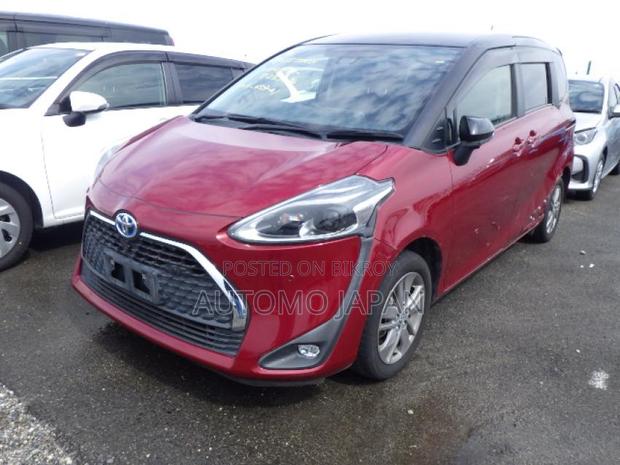 Toyota Sienta 1.5 FWD 2021 Red