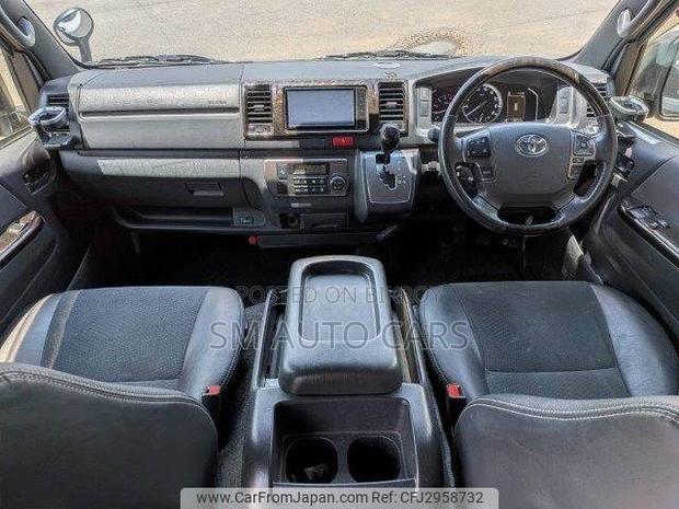 Toyota HiAce 2021 Pearl