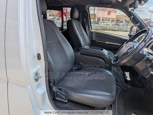 Toyota HiAce 2021 Pearl