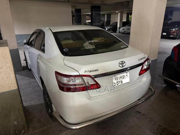 Toyota Premio 2013 Off White