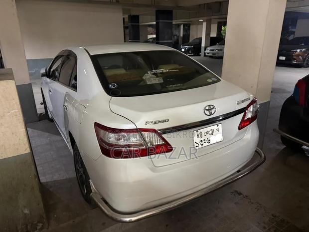 Toyota Premio 2013 Off White