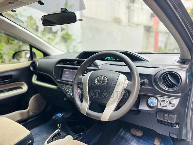 Toyota Aqua 2013 Gray