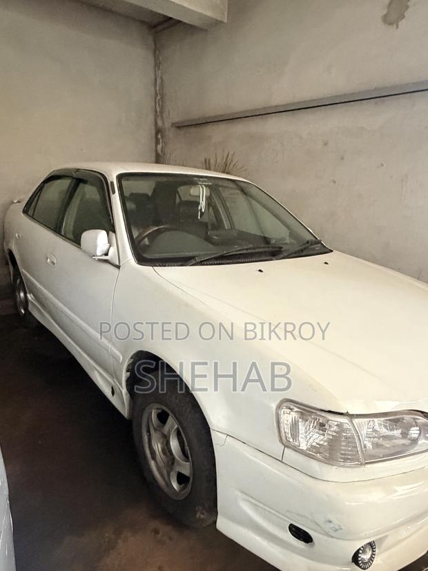 Toyota Corolla 1998 White
