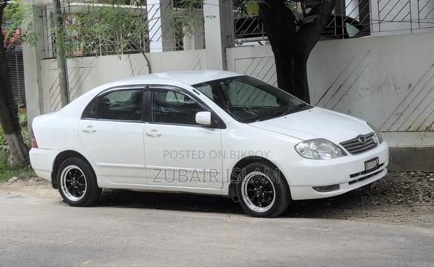 Toyota Corolla Sedan 2004 White