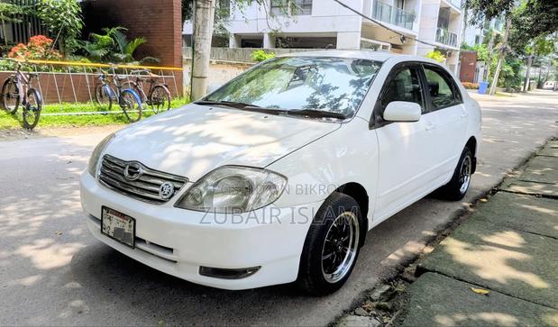 Toyota Corolla Sedan 2004 White