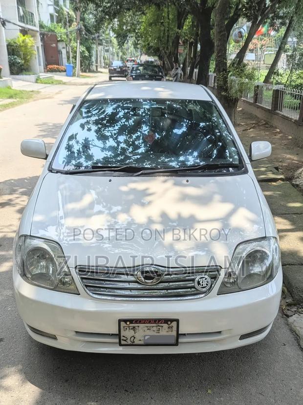 Toyota Corolla Sedan 2004 White