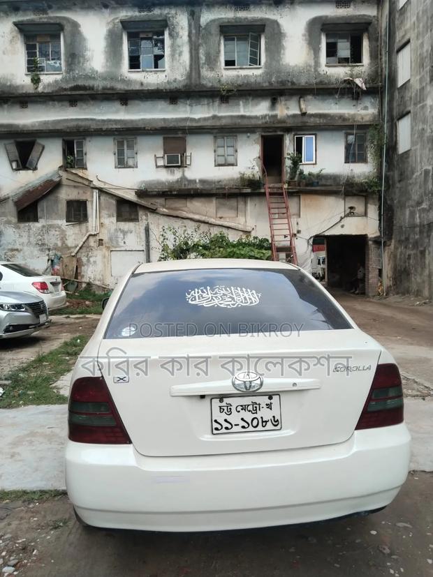 Toyota Corolla 2002 White