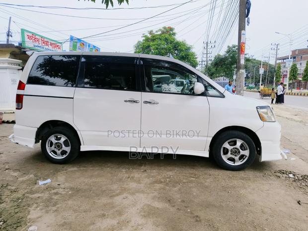Toyota Noah 2007 Pearl