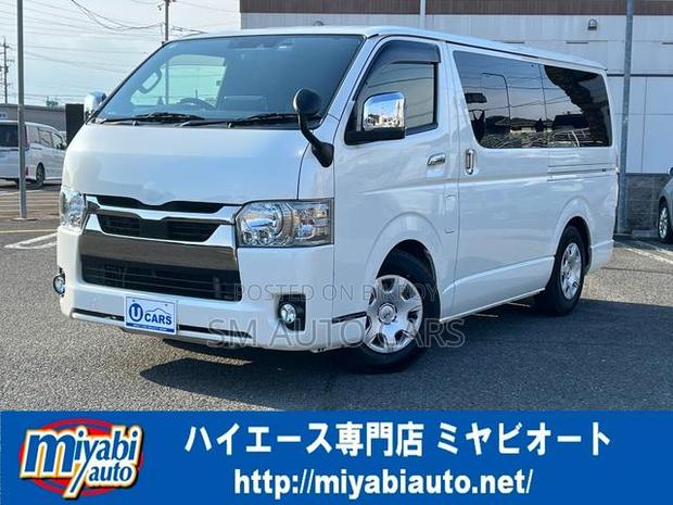 Toyota HiAce 2021 Pearl