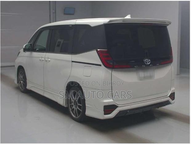 Toyota Noah 2022 Pearl
