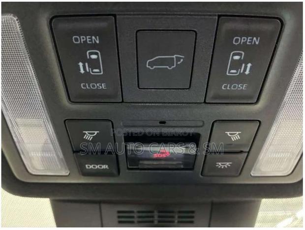 Toyota Noah 2022 Pearl