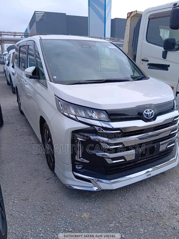 Toyota Noah 2023 Pearl