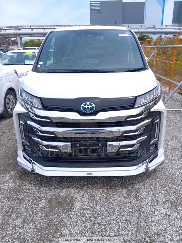 Toyota Noah 2023 Pearl