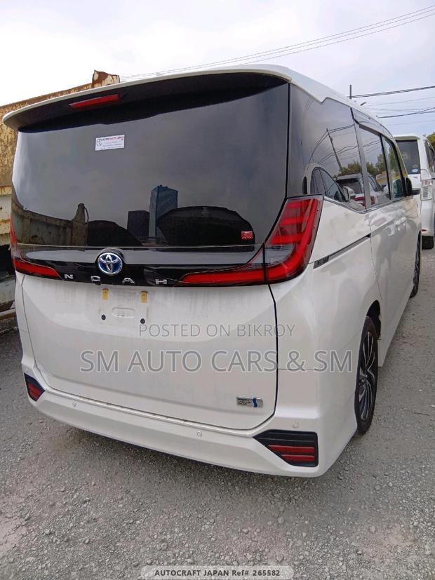 Toyota Noah 2023 Pearl
